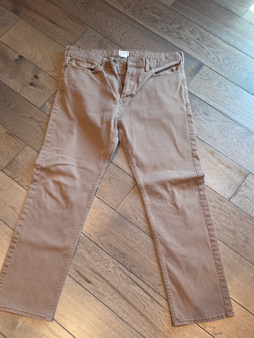 Dockers Men's Khaki Chinos in Light Brown/Tan